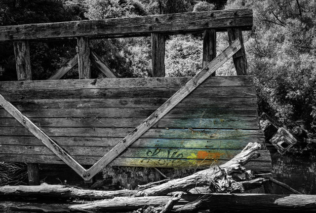 Love Bridge