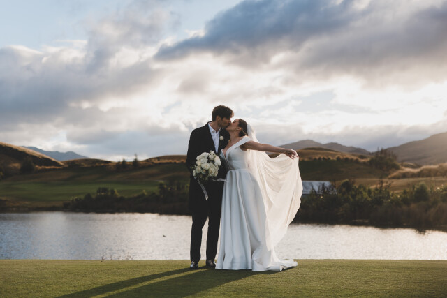 Leoni & James