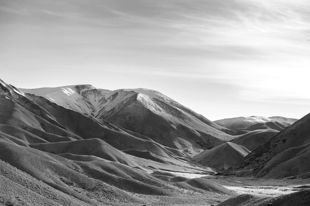 Lindis Pass - black & white