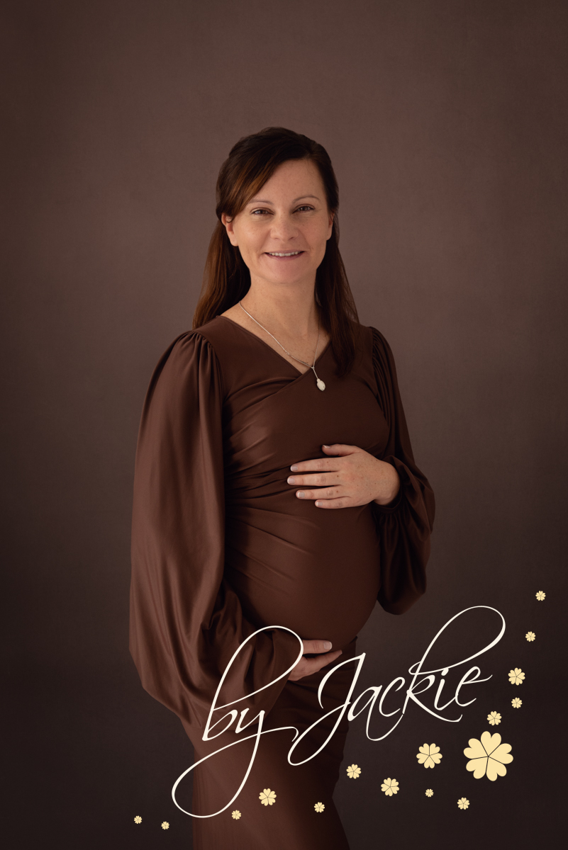 Maternity portrait by Babies By Jackie near York, Beverley, Leeds, Harrogate, Tadcaster, Pocklington, North Cave, Yorkshire