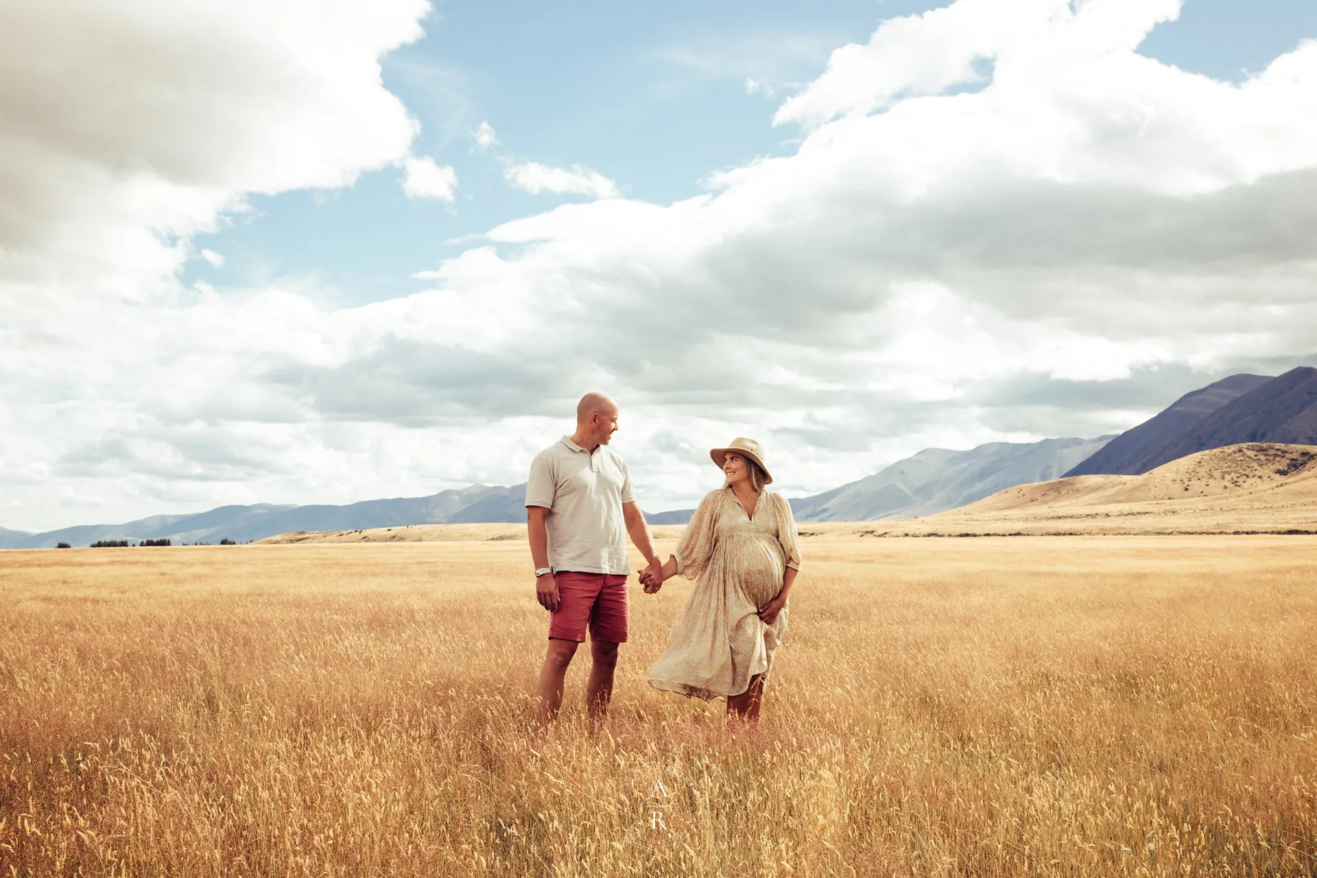 Outdoor maternity portrait by Abby Reynolds Photography