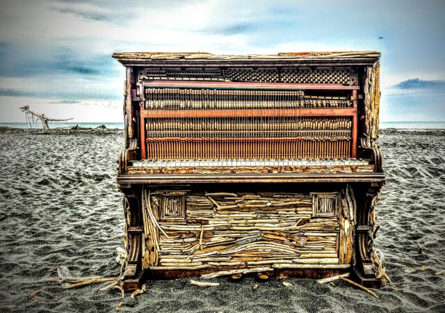 Piano & T-Rex, Castlecliff Beach, Whanganui, New Zealand.