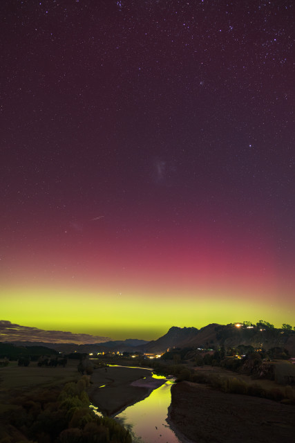 Aurora Australis Rising, Hawke's Bay